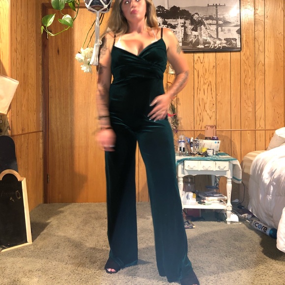 Green velvet jumpsuit - Picture 1 of 4
